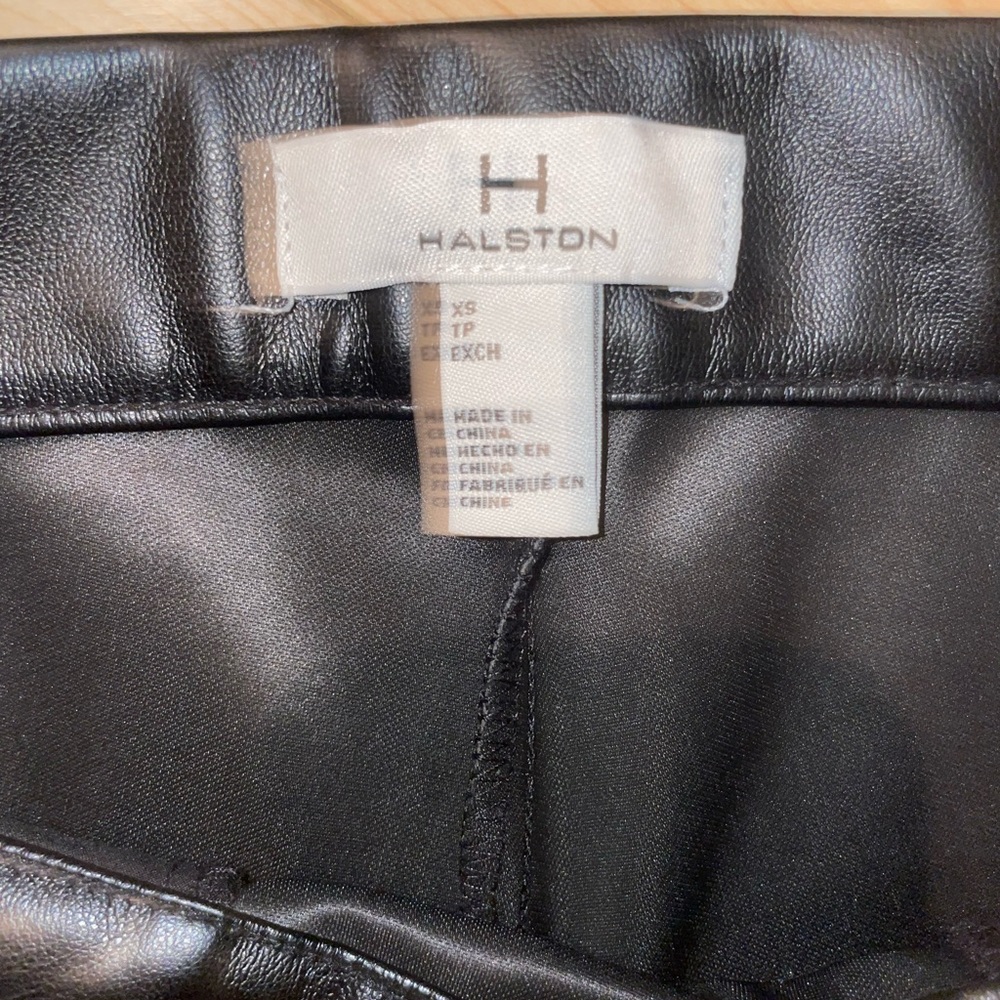Halston Faux leather pant - Picture 6 of 7